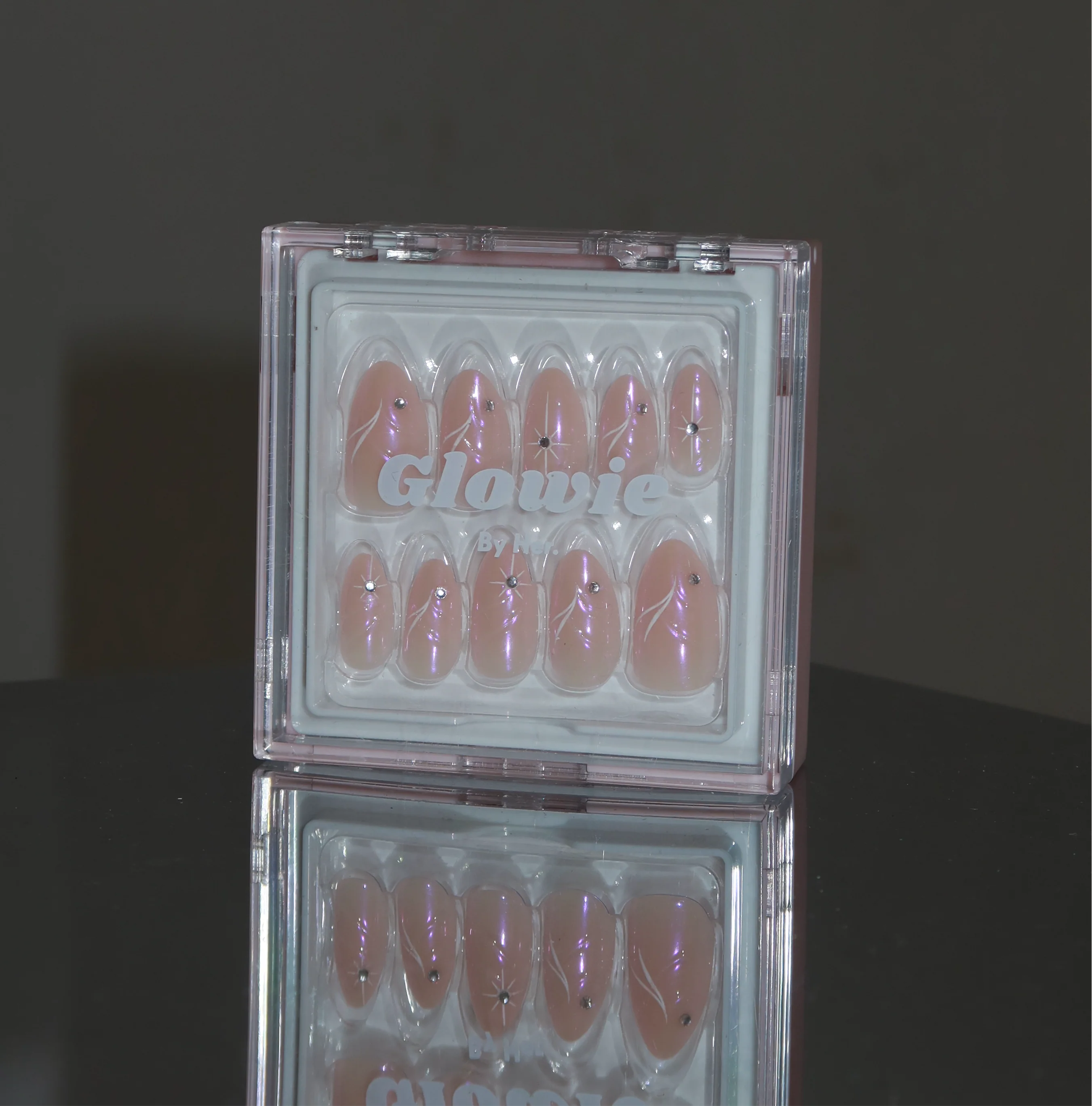 Aura - Image 5